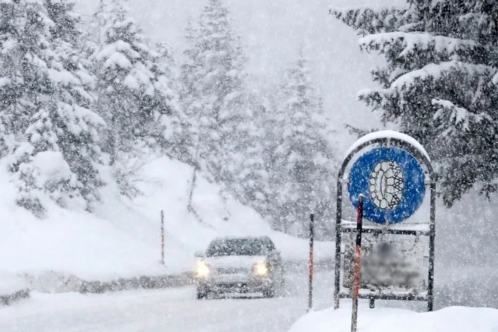 Τα 5 πράγματα που πρέπει να προσέξεις αν πας με αυτοκίνητο στα χιόνια