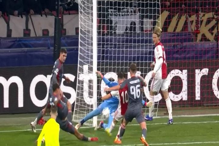 Ο Τζολάκης σταμάτησε τον Βάινταλ και το πλασέ του Γκλουκ πήγε ψηλά στο 25′