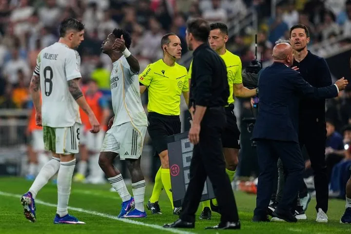 Ατλέτικο – Ρεάλ: Η απίθανη ατάκα του Σιμεόνε στον Βίνι που εξόργισε τον Αλόνσο και το “άντε γ@@@” του Ισπανού στον Τσόλο