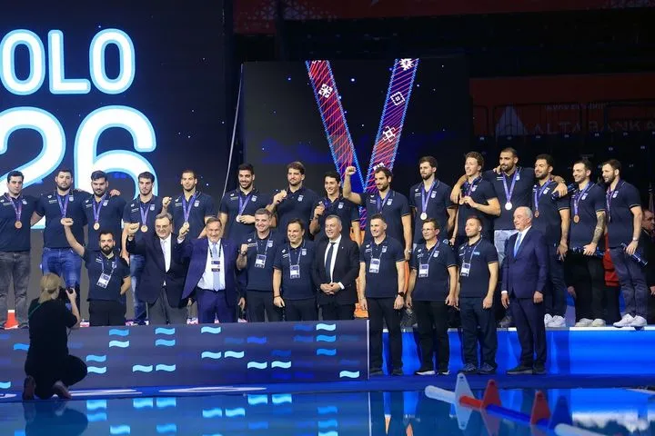 Εθνική Πόλο Ανδρών: Συγκίνηση στην απονομή του χάλκινου – Βρούτσης και Κούβελος έδωσαν τα μετάλλια στην Εθνική