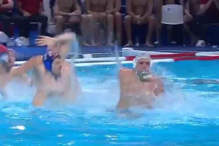 Παγκόσμια κλάση: Το αδιανόητο γκολ του Αργυρόπουλου που ουσιαστικά χάρισε τη νίκη στην Εθνική μας