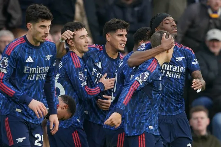 Premier League: Η Άρσεναλ πέρασε σίφουνας από την έδρα της Λιντς, η Μπράιτον του Κωστούλα πληγώθηκε από την Έβερτον στο 97′