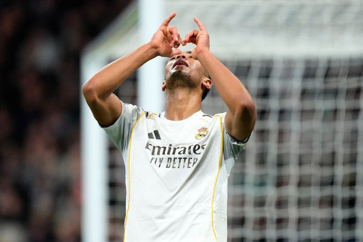 Ρεάλ: Ο Μπέλιγχαμ απάντησε στους επικριτές με… ποτό για τα σχόλια που αφορούν την εξωγηπεδική ζωή του