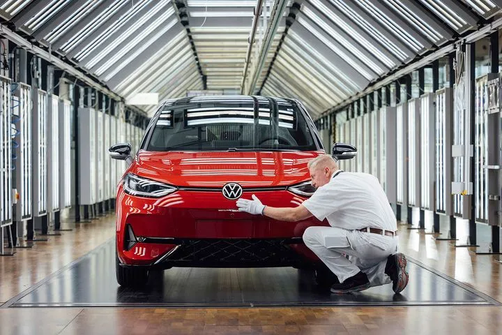 Volkswagen: Πρωτιά στις πωλήσεις ηλεκτρικών στην Ευρώπη το 2025