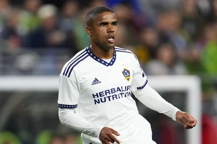 Ο Ντάγκλας Κόστα είναι κοντά στο να υπογράψει σε ομάδα 4ης κατηγορίας της Ιταλίας