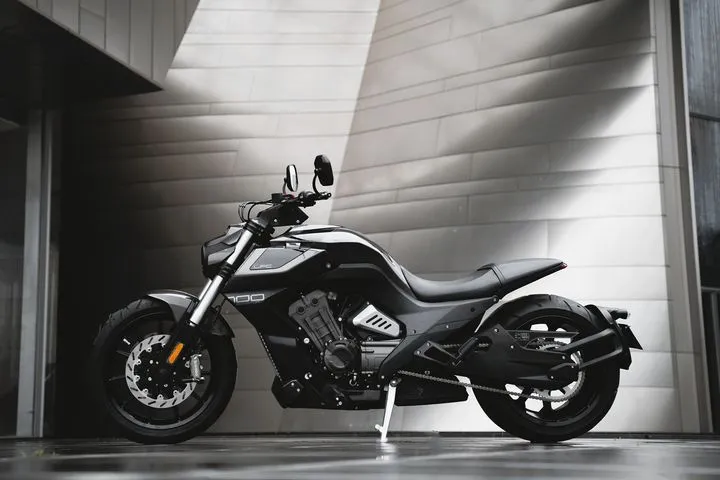 H Benda έρχεται στην Ελλάδα με πλήρη γκάμα- Με “υπογραφή” Θεοχαράκη η αντιπροσωπεία