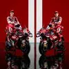 Με ρετρό χρώματα η Ducati GP26 που παρουσίασαν οι Μαρκ Μάρκεζ και Πέκο Μπανάια