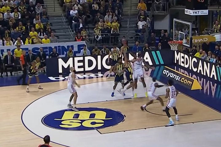 Φενέρμπαχτσε – Ολυμπιακός: Τρομερό μπλοκ του Χολ στον Μπάλντουιν και αιφνιδιασμός του Ντόρσεϊ