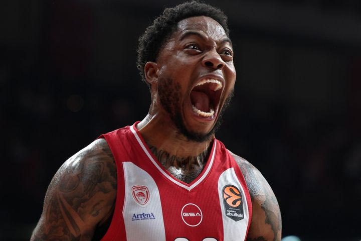 Ένα γεμάτο βράδυ και ένα τεράστιο ρόστερ που έχει πια ο Ολυμπιακός