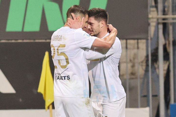 Αστέρας – ΑΕΚ: Ο Βάργκα πάσαρε, ο Γιόβιτς σκόραρε και οι δυο τους πανηγύρισαν αγκαλιά