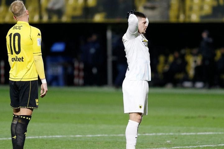 Η τεράστια ευκαιρία του Γιόβιτς στο 90′, που θα μπορούσε να χαρίσει τη νίκη στην ΑΕΚ