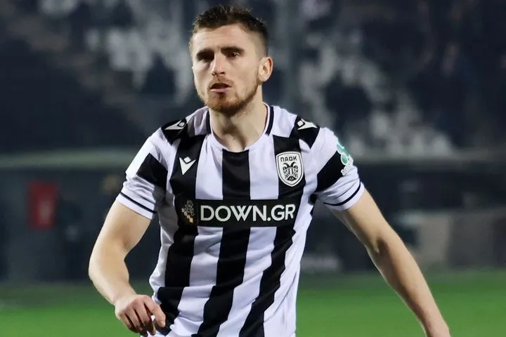 Τζόντζο Κένι: Ο αθόρυβος πυλώνας του ΠΑΟΚ που πήρε τη φανέλα βασικού στο σπίτι του