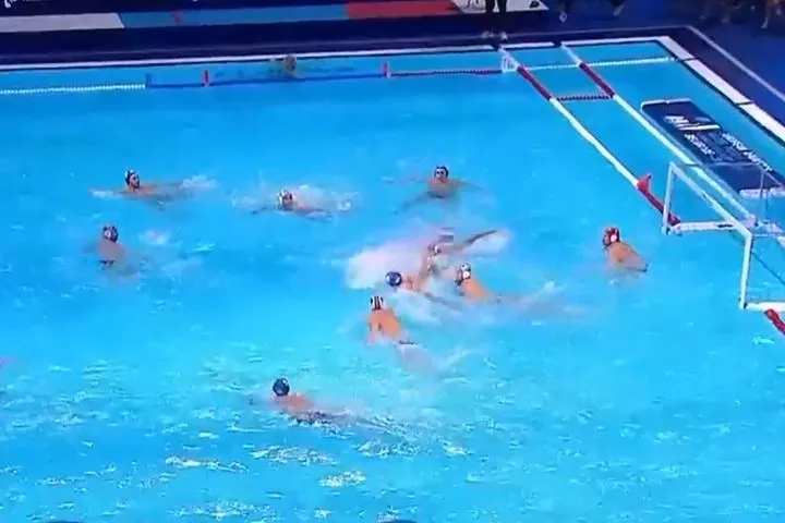 Δεν κατάλαβαν από πού τους ήρθε: Απίθανος Κάκαρης σκόραρε χωρίς να βλέπει την εστία της Ιταλίας