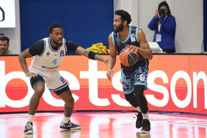 Μύκονος Betsson – Koλοσσός 67-84: Η ομάδα της Ρόδου θρίαμβευσε στη Μύκονο με Νίκολς – Μακ και πήρε και τη διαφορά με τρίποντο του Γκαλβανίνι