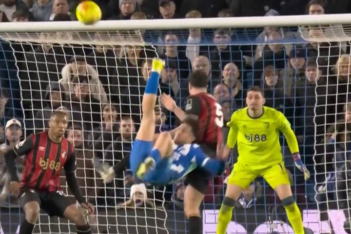 Κωστούλας: Ο 18χρονος Έλληνας φορ έπαθε Ελ Κααμπί και ισοφάρισε για την Μπράιτον με αδιανόητο ψαλιδάκι