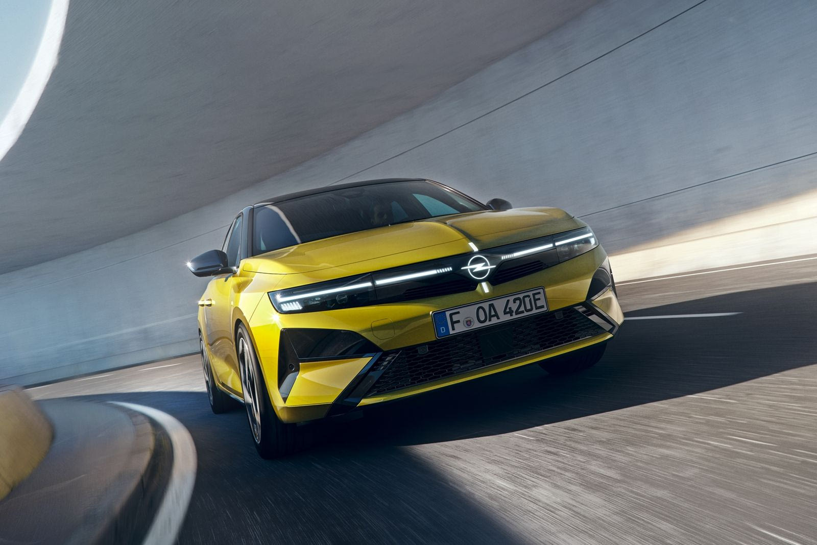 Το νέο Opel Astra με κορυφαίο σύστημα φωτισμού- Με μοναδική εμφάνιση και αποτελεσματικότητα προς όφελος της ασφάλειας