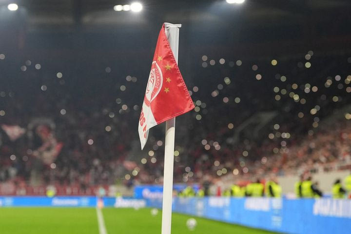 Ανακοίνωση Bετεράνων Ολυμπιακού για τη διαιτησία: “Βλέπουμε με έκπληξη και αποτροπιασμό όσα τραγελαφικά συμβαίνουν”