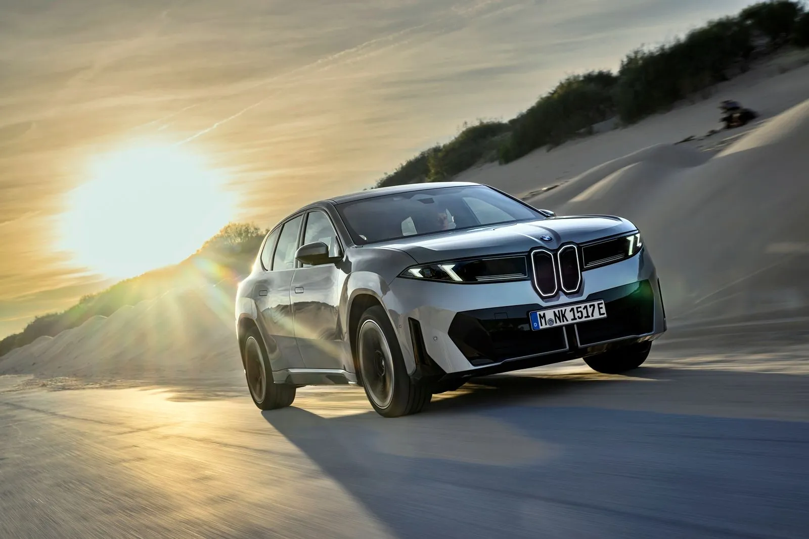 Ακόμα πιο “ανθρώπινη” επικοινωνία μεταξύ αυτοκινήτου και οδηγού υπόσχεται η BMW με την τεχνολογία AI Alexa+ της Amazon