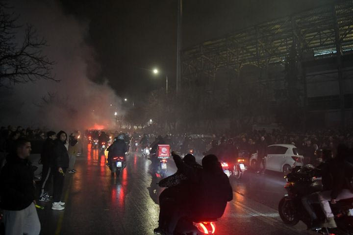 Οπαδοί ΠΑΟΚ, τροχαίο Ρουμανία: Η μηχανοκίνητη πομπή των οπαδών του Δικεφάλου, που συνόδευσαν τα επτά αδέρφια τους στην Τούμπα
