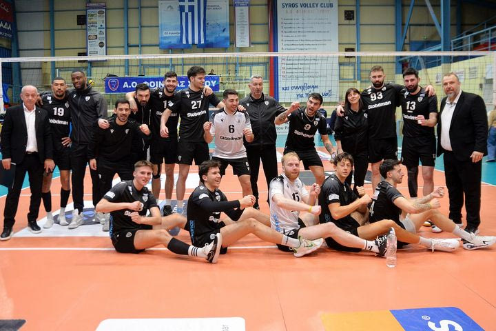 Volley League ανδρών: Με σούπερ Κοκκινάκη ο ΠΑΟΚ πέρασε από τη Σύρο, νίκη μετά από 70 ημέρες για την Κηφισιά