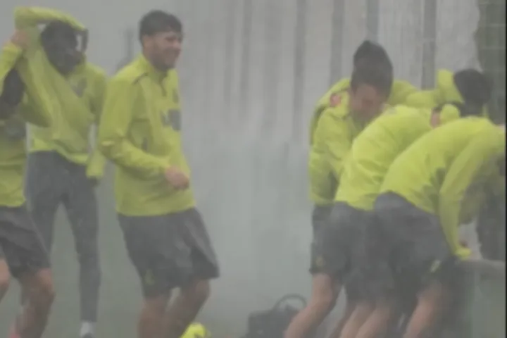 Η χιουμοριστική ανάρτηση της Σανταντέρ για τον απίστευτο αέρα και τη βροχή στην προπόνησή της