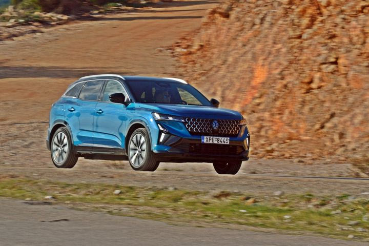 Οδηγούμε το SUV Renault Austral E-Tech Hybrid με τους 160 ίππους και αυτή είναι η νέα “πίστα” της Γαλλικής ωριμότητας