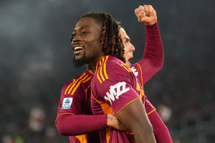 Ρόμα – Σασουόλο 2-0: Καθάρισε με δύο γκολ σε τέσσερα λεπτά και βλέπει τα αστέρια