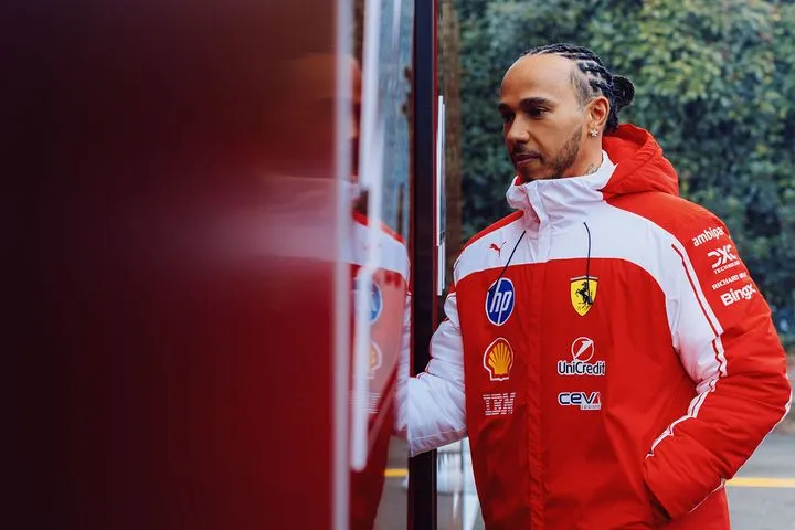 Ο Χάμιλτον εξηγεί γιατί ο οδηγός θα έρθει ξανά στο επίκεντρο στη φετινή Formula 1