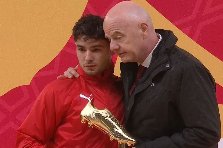 Copa Africa, Ντίας: Το “άδειο” βλέμμα του Μαροκινού κατά την παραλαβή του βραβείο του πρώτου σκόρερ