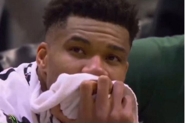 Γιάννης Αντετοκούνμπο, η απογοήτευση: Το πρόσωπό του τα λέει όλα