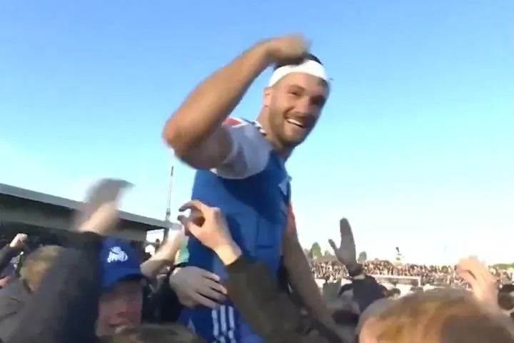 Τα highlights της επικής πρόκρισης της Μάκλσφιλντ, ομάδας έκτης κατηγορίας, επί της κατόχου του Κυπέλλου Αγγλίας, Κρίσταλ Πάλας