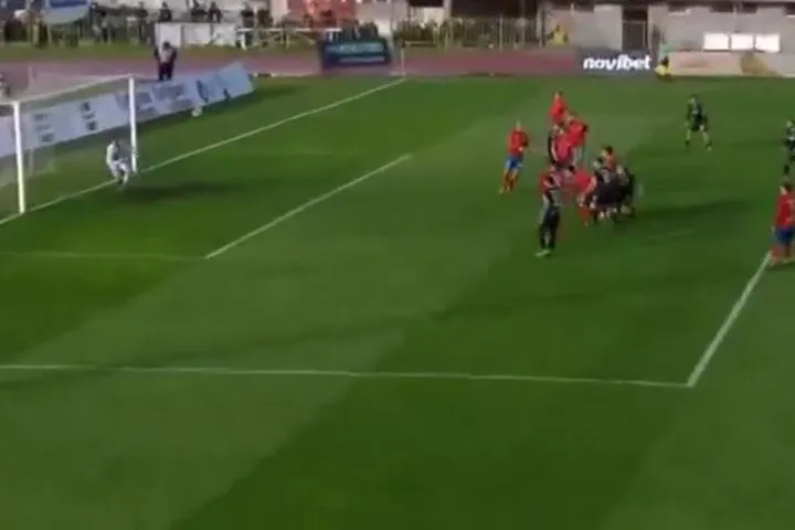 Η πανέμορφη κεφαλιά του Βαφέα για το 1-0 της Καλαμάτας στο 82′