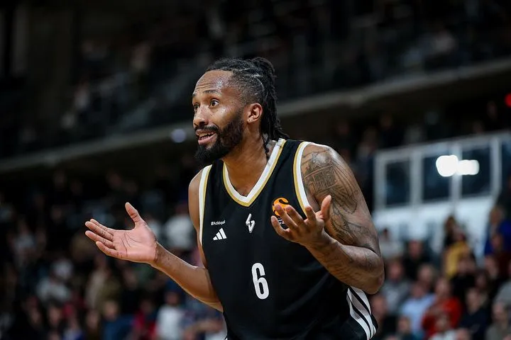 Λε Μαν – Βιλερμπάν 88-91: Απόδραση με τρίποντο του Ανγκόλα πριν υποδεχθεί τον Παναθηναϊκό AKTOR