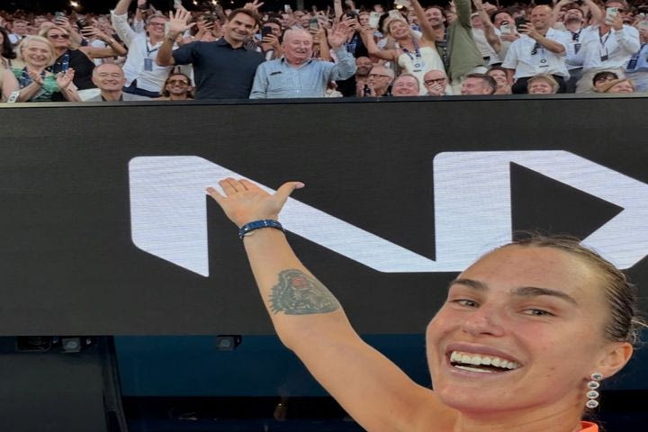 Η Σαμπαλένκα έβγαλε selfie με τον Φέντερερ και τον Λέιβερ – “Είμαι μεγάλη θαυμάστριά σας, να βγάλουμε μια φωτογραφία;”