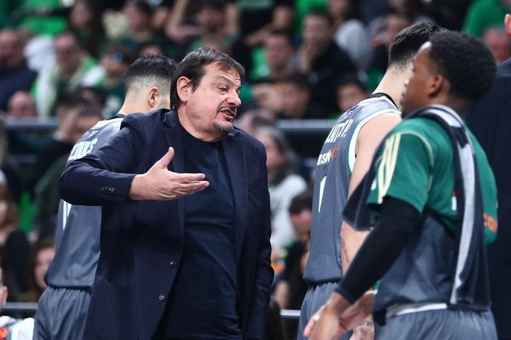 Παναθηναϊκός AKTOR – Μαρούσι: Έξαλλος ο Αταμάν: Εβγαλε όλη την πεντάδα μετά από τρία λεπτά παιχνιδιού