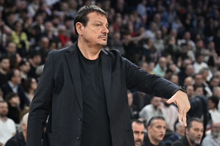 Αταμάν: “Θέλω να συγχαρώ τον Σλούκα και τον Ερτέλ, έδειξαν ότι το μπάσκετ δεν έχει να κάνει με την ηλικία”
