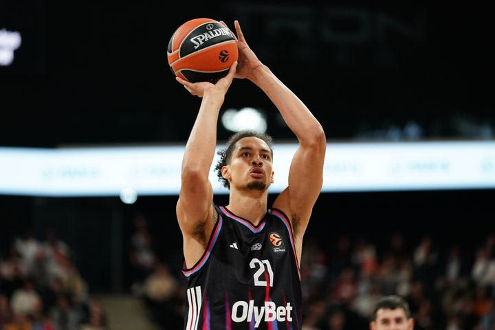 Τέλος από την Παρί ο Ισμαέλ Μπακό