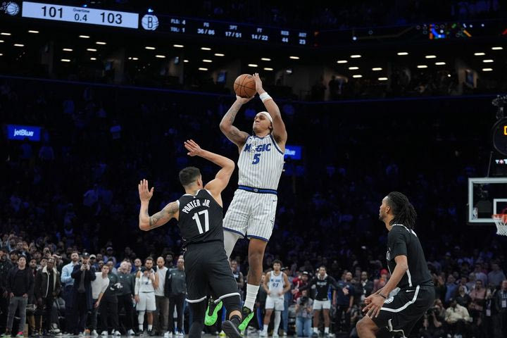 NBA: Ο Μπανκέρο νίκησε το χρονόμετρο με ταμπλό και λύτρωσε τους Μάτζικ κόντρα στους Νετς στην παράταση