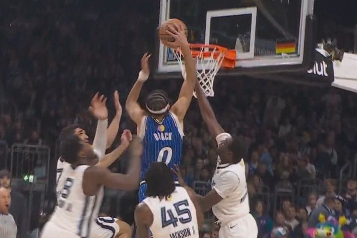 Μάτζικ – Γκρίζλις: Ο Μπλακ έκανε poster τέσσερις παίκτες του Μέμφις