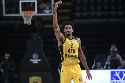 Στην αποστολή της ΑΕΚ για το Βερολίνο ο αμφίβολος Μπράουν, σταθερά δίπλα στην ομάδα ο Αγγελόπουλος