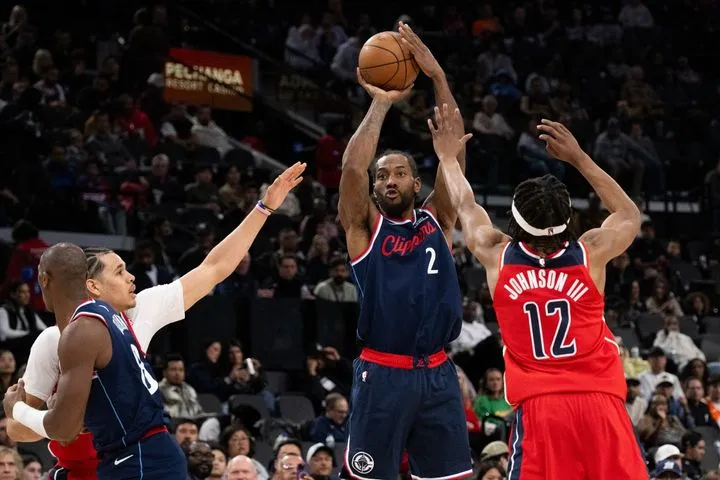 NBA: Οι Κλίπερς “καθάρισαν” τους Γουίζαρντς 119-105 με τον Λέοναρντ να σημειώνει 11 συνεχόμενους πόντους στην τέταρτη περίοδο