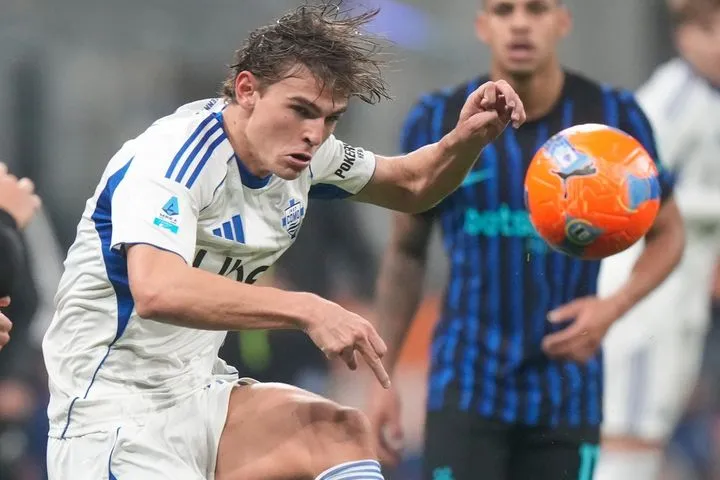 Λάτσιο – Κόμο 0-3: Παρέλαση στην Ρώμη για την ομάδα του Φάμπρεγας με μπροστάρη τον Παθ