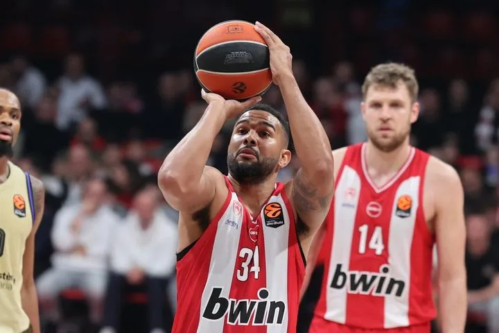 Ο Κόρι Τζόσεφ άνοιξε λογαριασμό με τον Ολυμπιακό στην EuroLeague από τη γραμμή των βολών