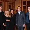 Μπέκαμ: Η οικογενειακή φωτογραφία χωρίς τον Μπρούκλιν και ο υπαινιγμός της Βικτόρια που συζητήθηκε