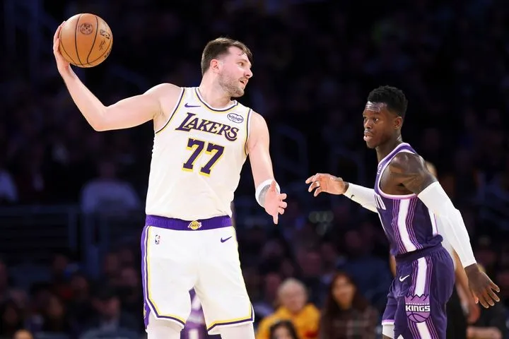 Καμπάνα τριών αγωνιστικών στον Σρούντερ: Κυνήγησε να χτυπήσει τον Ντόντσιτς μέσα στα αποδυτήρια