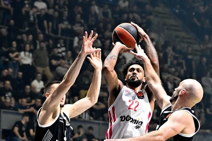 Τα highlights της επιβλητικής νίκης του Ολυμπιακού στο Βελιγράδι απέναντι στην Παρτίζαν