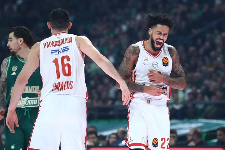 Καυτός Ντόρσεϊ στην πρώτη περίοδο με 10 πόντους: Πανηγύρισε έξαλλα τρίποντο μπροστά στον Χουάντσο