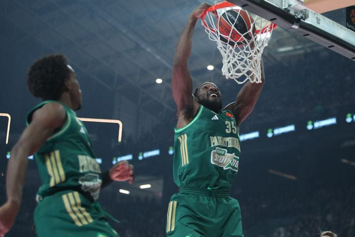 Ιδανική συνεργασία: Σορτς υψώνει και Φαρίντ καρφώνει με μανία