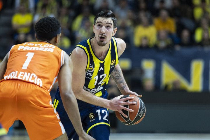 Φενέρμπαχτσε – Βαλένθια 82-79: Μαγικό ντεμπούτο για Ντε Κολό και σημαντική νίκη από την πρωταθλήτρια της EuroLeague