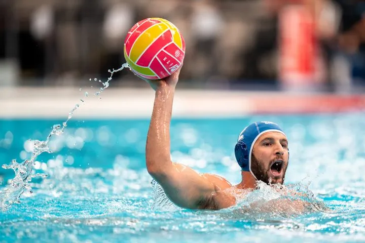 O Ντίνος Γενηδουνίας στο SPORT24: “Φαντάζομαι ένα κολυμβυτήριο όπως το ΟΑΚΑ να γεμίζει και να βλέπουμε γαλανόλευκες σημαίες παντού – Ο Σάσα είναι ο μεγαλύτερος υποστηρικτής”